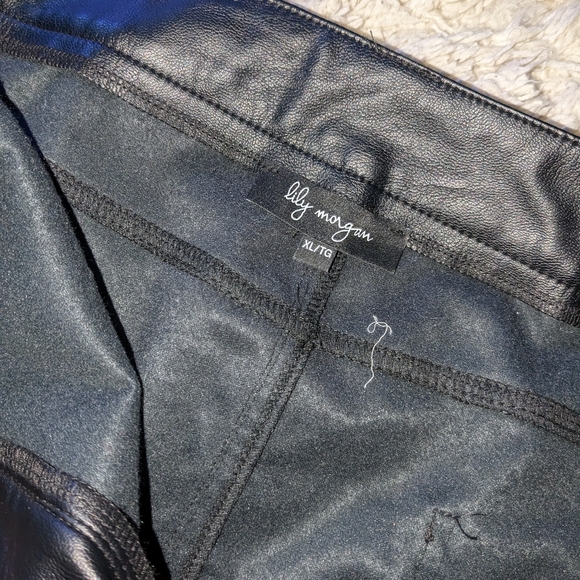 PU Leather Mini Skirt || XL Black like new - Picture 4 of 6